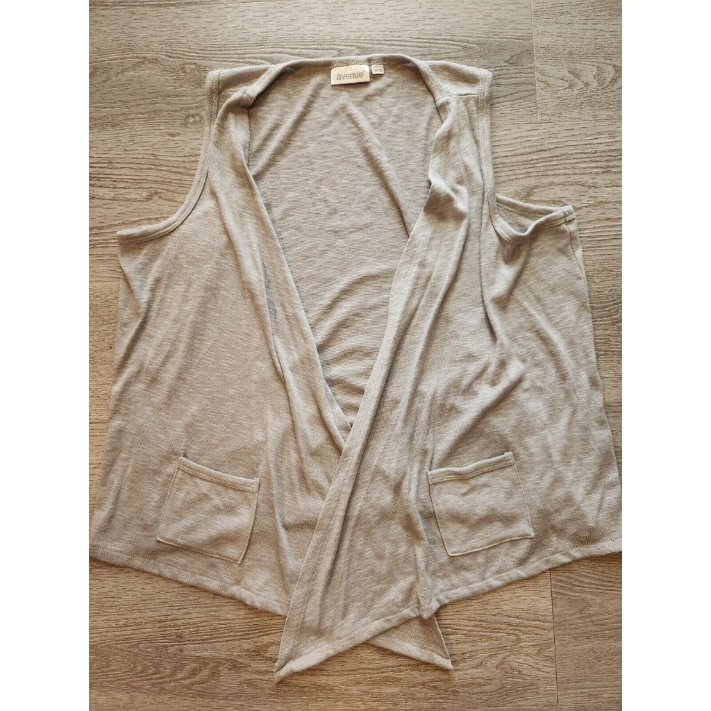 Avenue Casual Light Gray Lightweight Vest Top Size 18/20 Womens